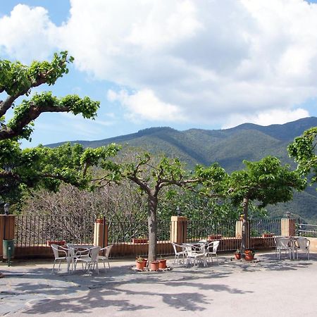 Hostal Montserrat Montseny Exterior foto