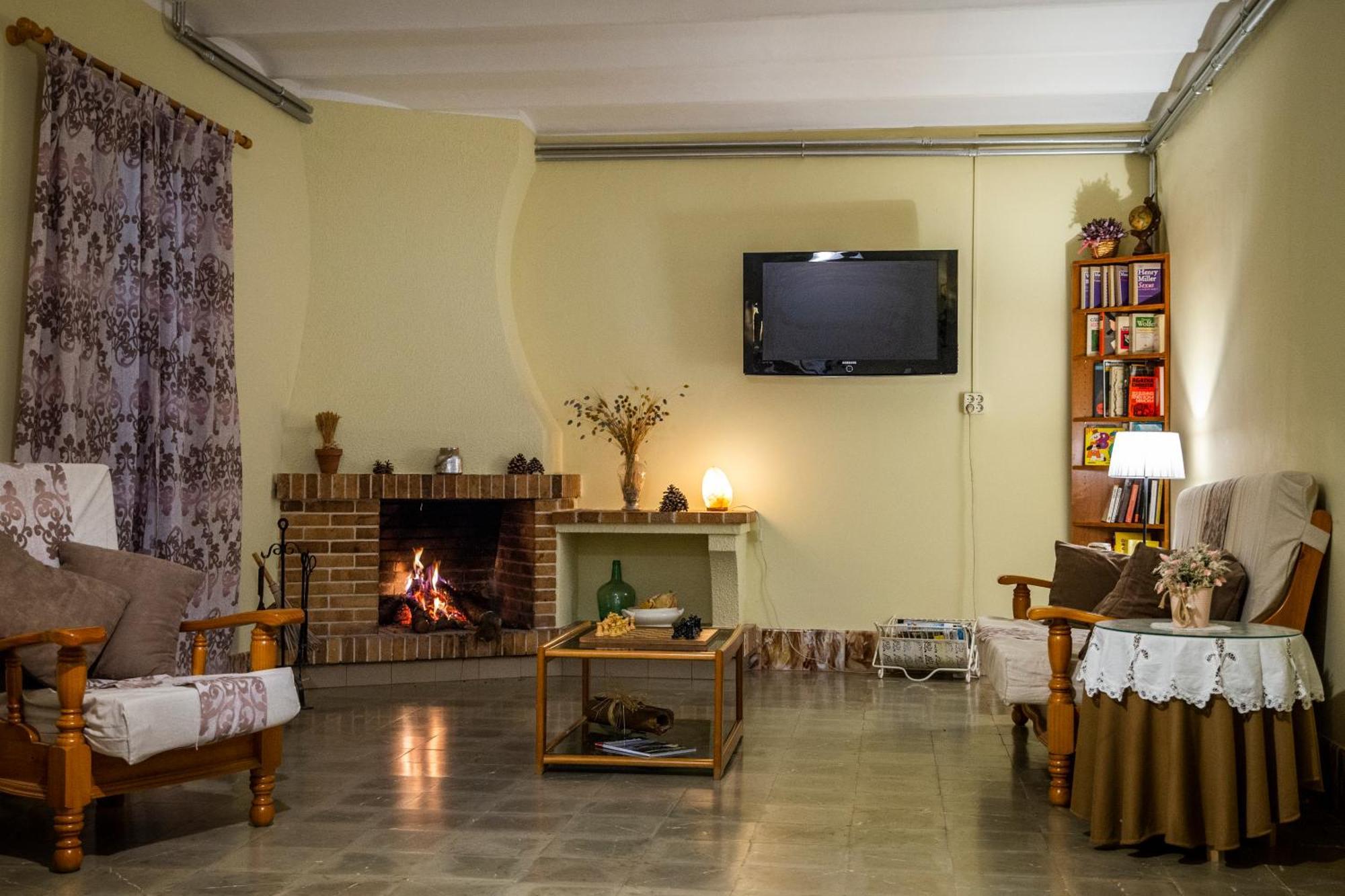 Hostal Montserrat Montseny Exterior foto