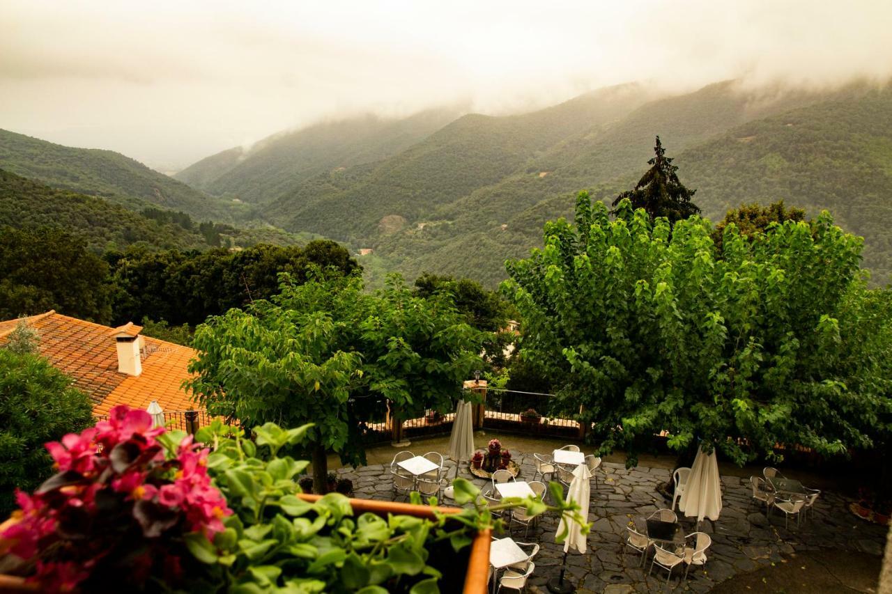 Hostal Montserrat Montseny Exterior foto